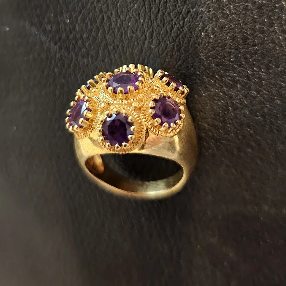 Ring - Picture 5 of 9